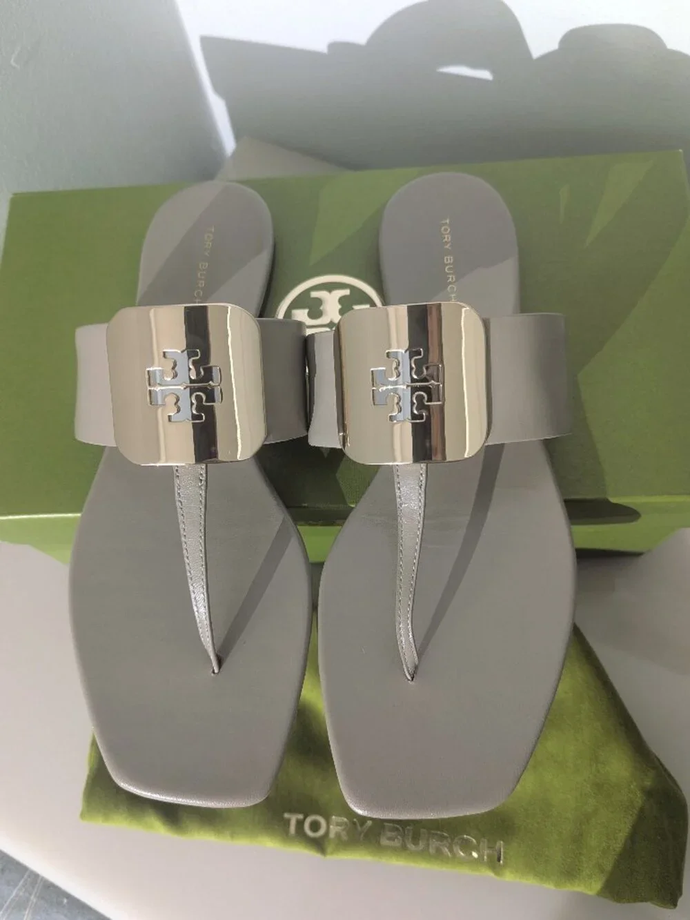 Tory Burch Georgia Tan Dark Elk Two Tone Metal Gold Silver Flat Sandals Thong